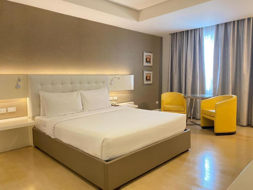 Diversion 21 Hotel Iloilo Exterior foto